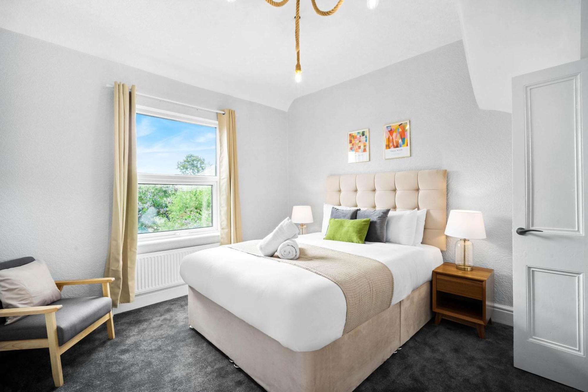 Stylish 3 Bedroom House - 6 Guests - Garden - Parking - Netflix - Wifi - 17M Birmingham Extérieur photo